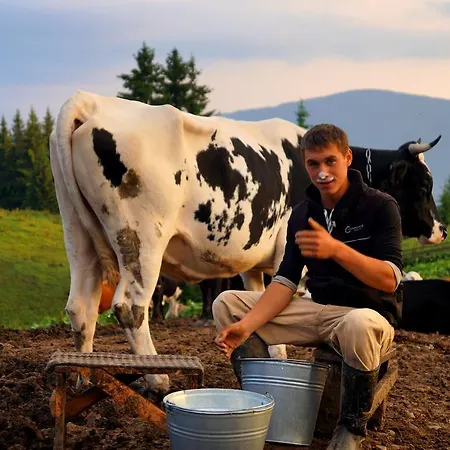 Usadba Okhotnichiy Dvor Yabluniv